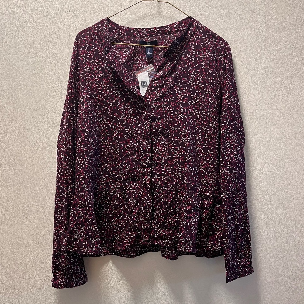 GAP Factory Casual Chic Versatile Buttoned Subtle Peplum Blouse, Sz L, NWT, Plum